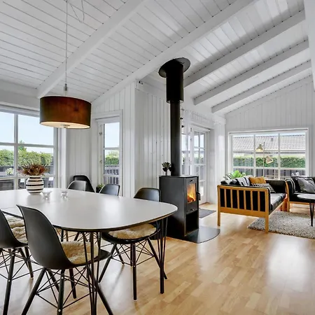 بيت للعطل 5 Bedroom Amazing In Haderslev Flovt