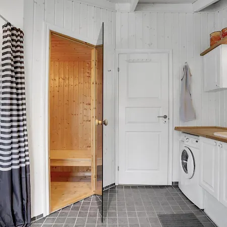 5 Bedroom Amazing In Haderslev بيت للعطل